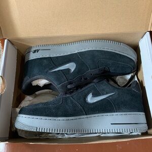 Nike Air Force 1, low. Black suede